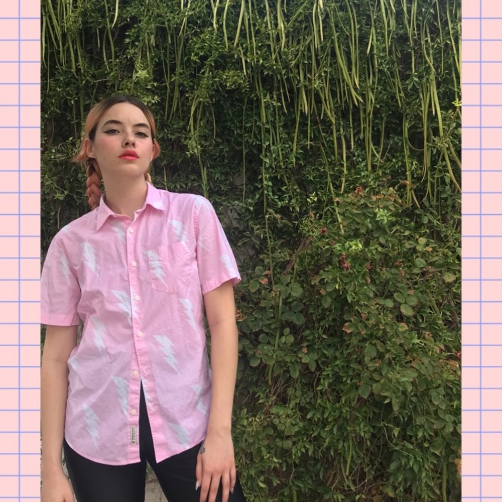 IT’S ELECTRIC ⚡️ BUTTON UP